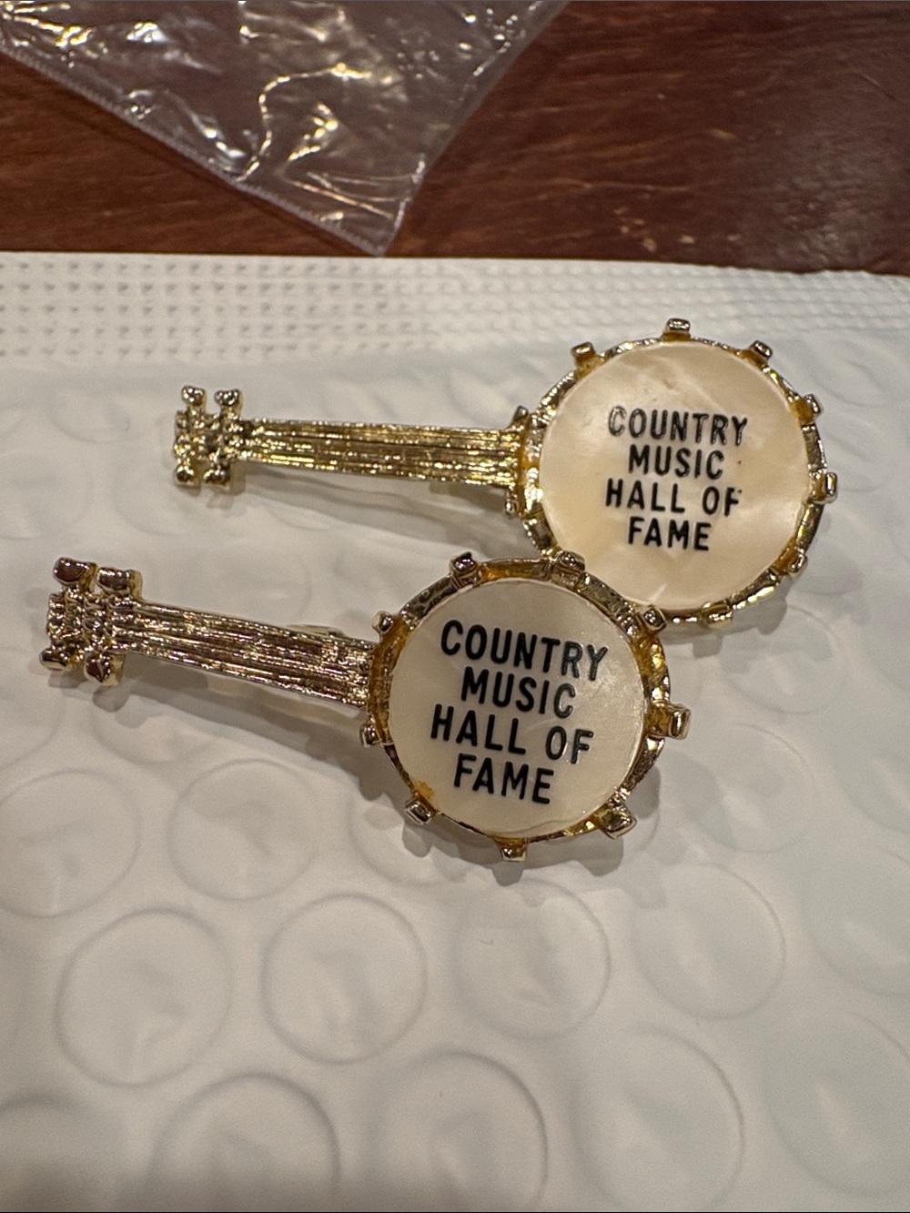 Country Music Hall of Fame Banjo Pin Pair - Gold and Cream